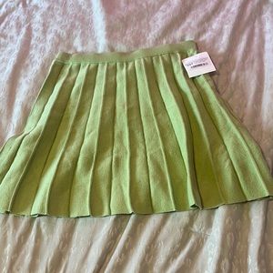 Pleated Sweater Skirt Light Green Large Never Worn